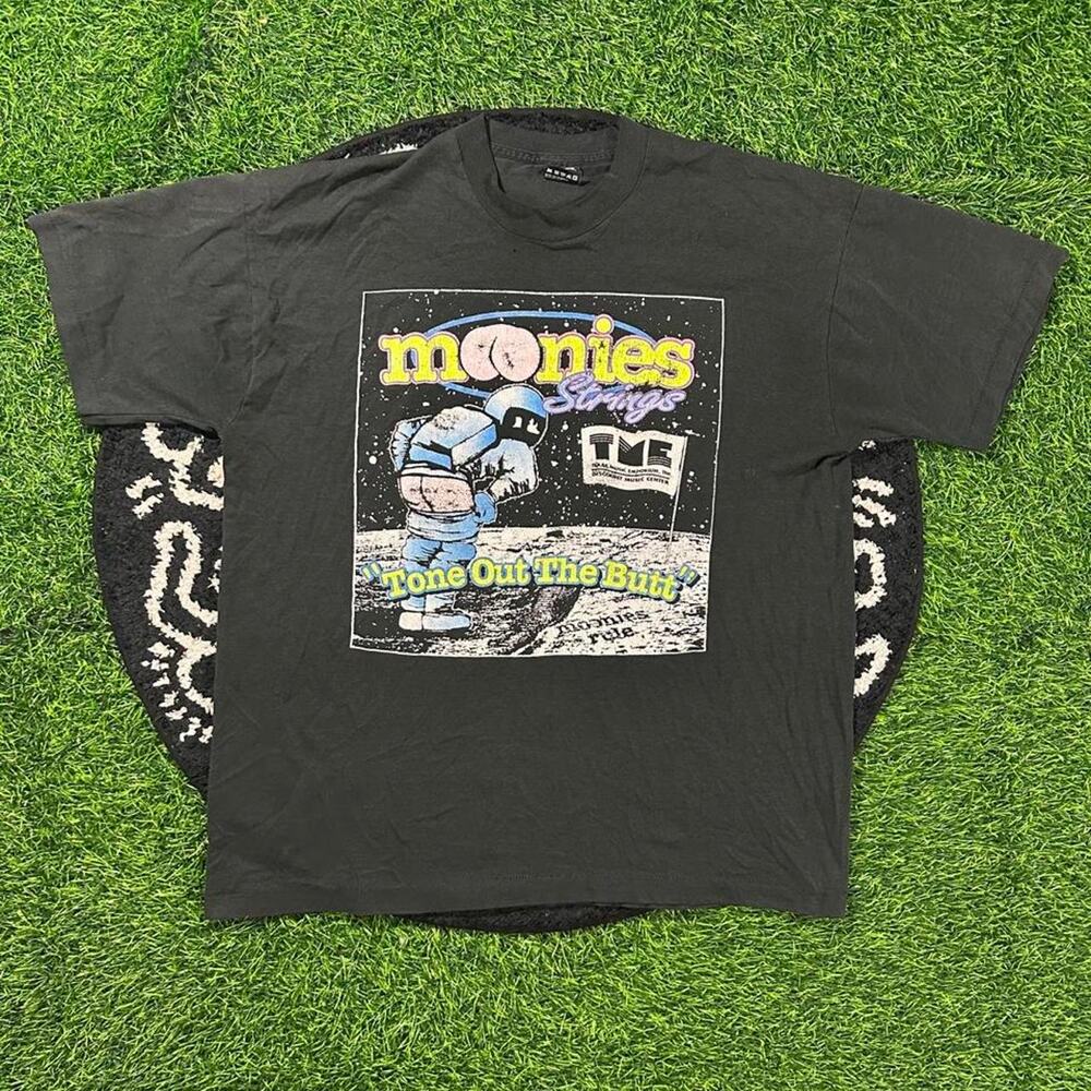 Vintage 90s Moonies Strings Single-Stitched T-shirt - XL; 23x28 (Width/Length)